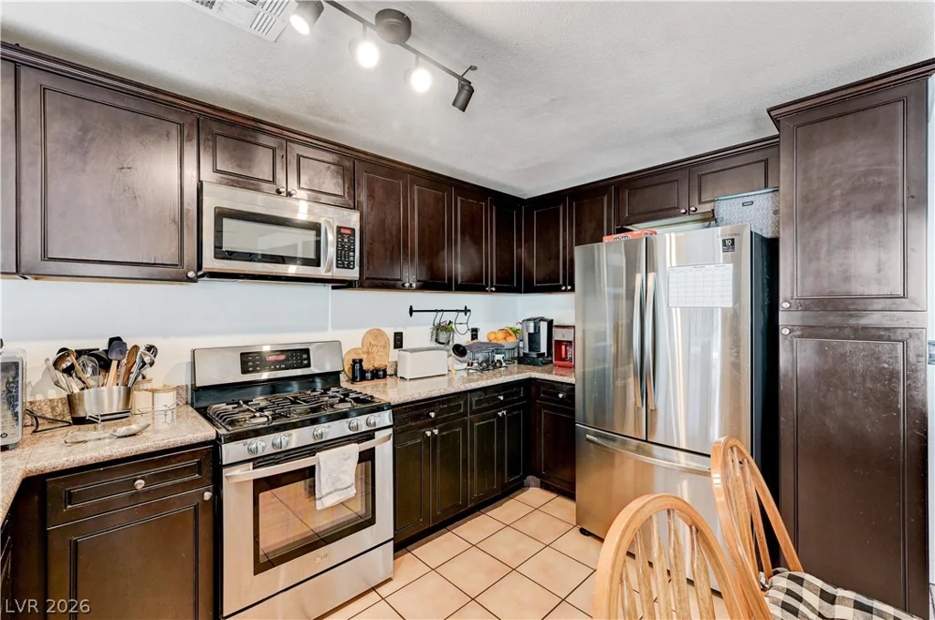 6508 Moon Roses, Las Vegas, NV 89108