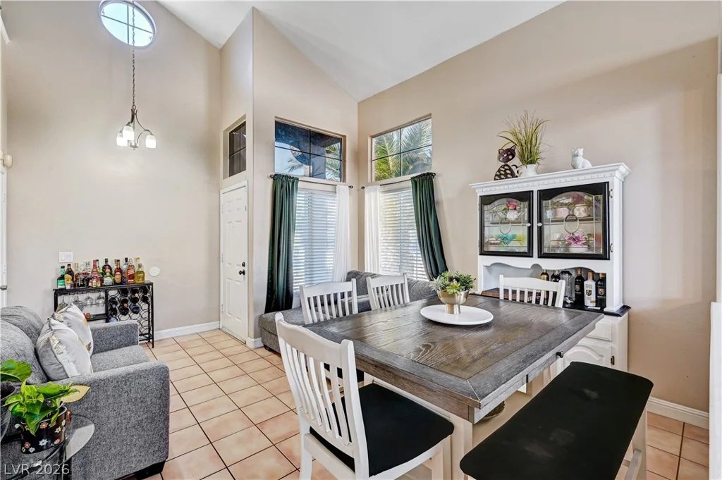6508 Moon Roses, Las Vegas, NV 89108