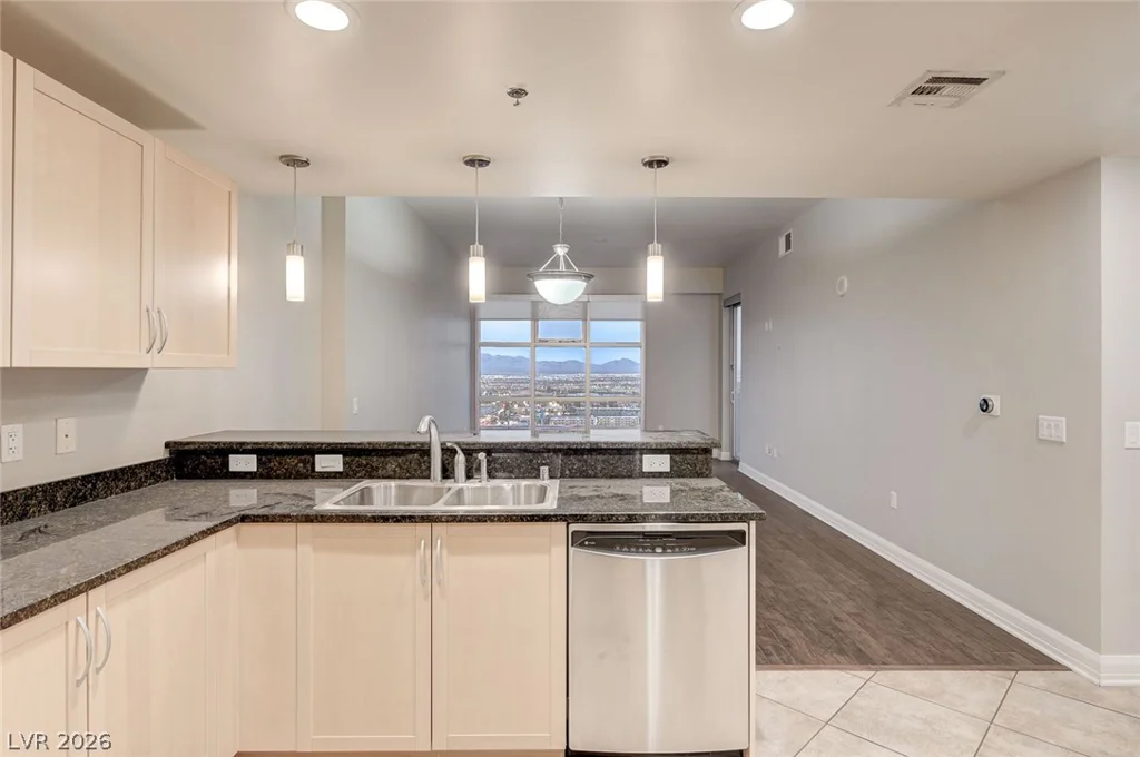 150 Las Vegas, Las Vegas, NV 89101
