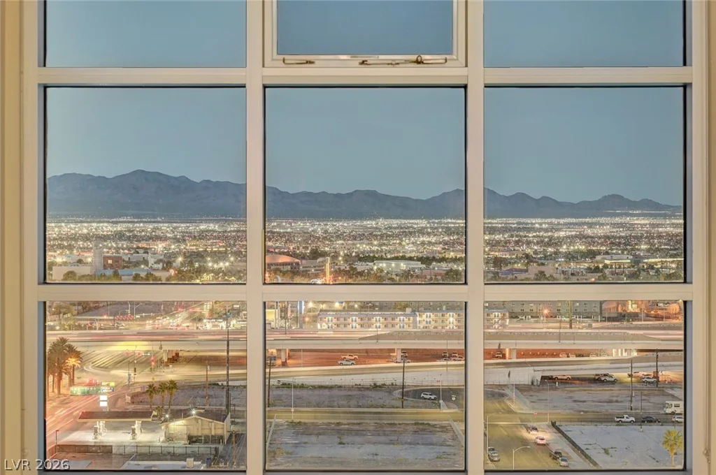 150 Las Vegas, Las Vegas, NV 89101