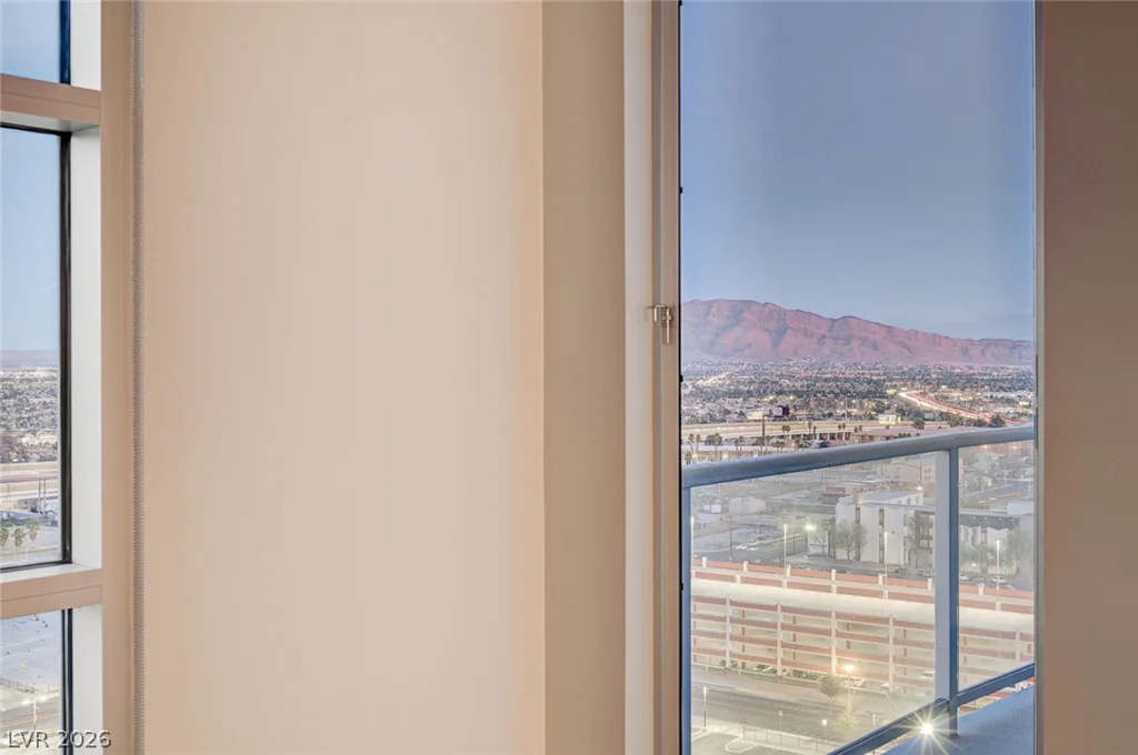 150 Las Vegas, Las Vegas, NV 89101