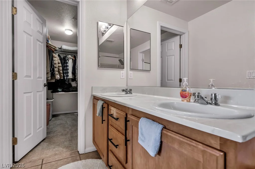 5855 Valley, North Las Vegas, NV 89031