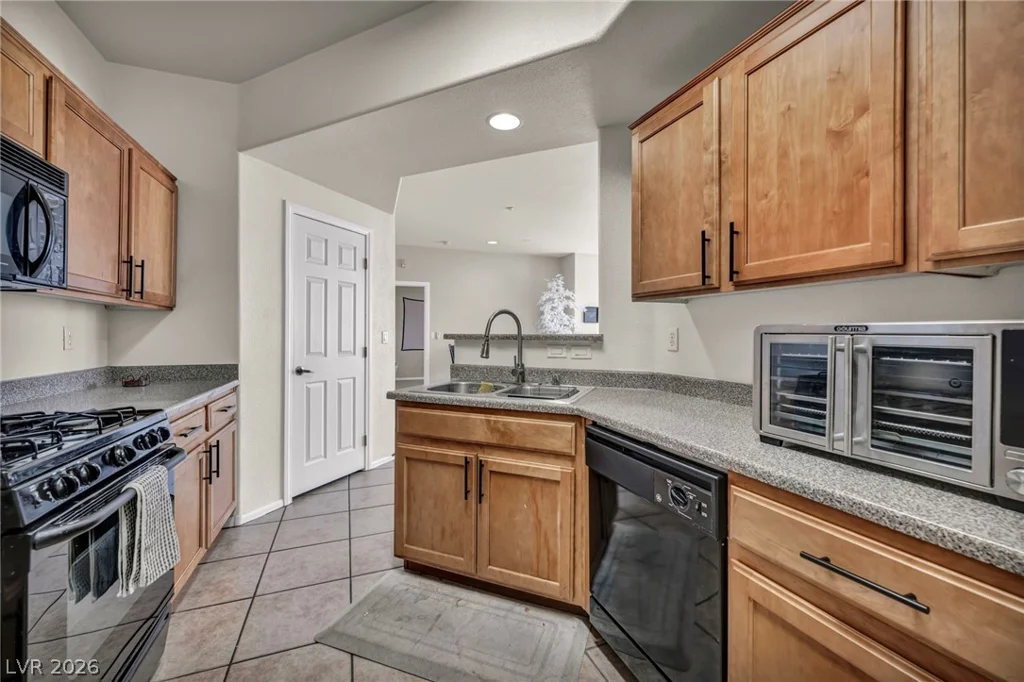 5855 Valley, North Las Vegas, NV 89031