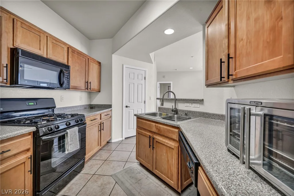 5855 Valley, North Las Vegas, NV 89031