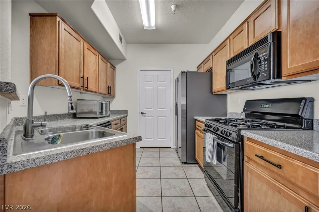 5855 Valley, North Las Vegas, NV 89031