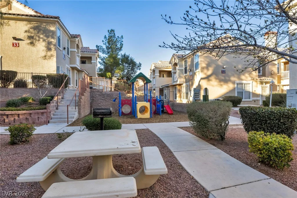 5855 Valley, North Las Vegas, NV 89031