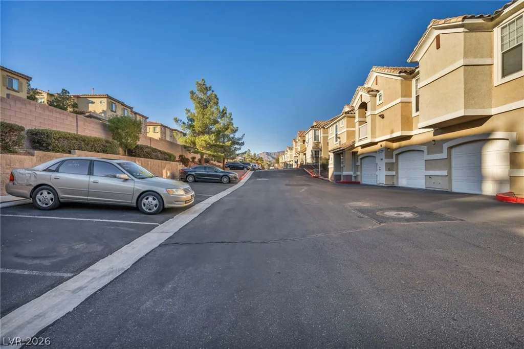 5855 Valley, North Las Vegas, NV 89031