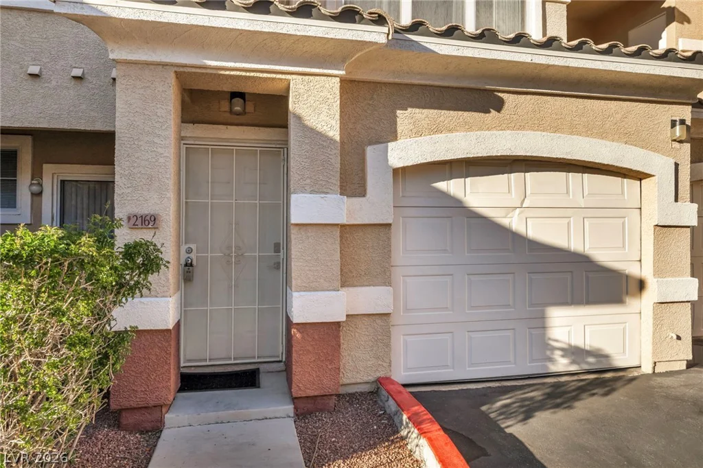 5855 Valley, North Las Vegas, NV 89031
