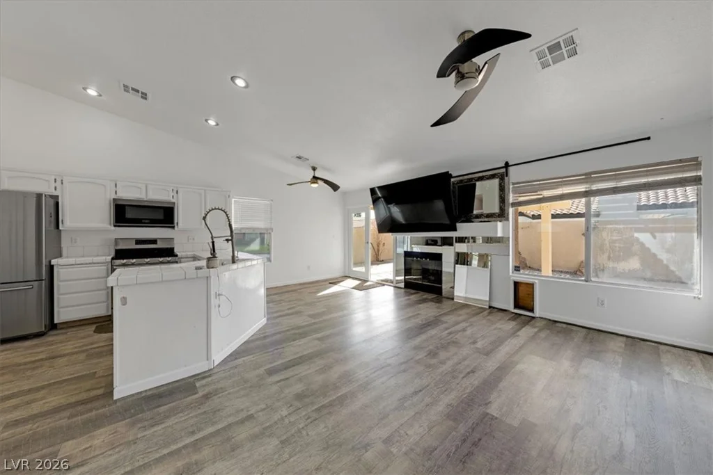 2305 Lone Ridge, North Las Vegas, NV 89032