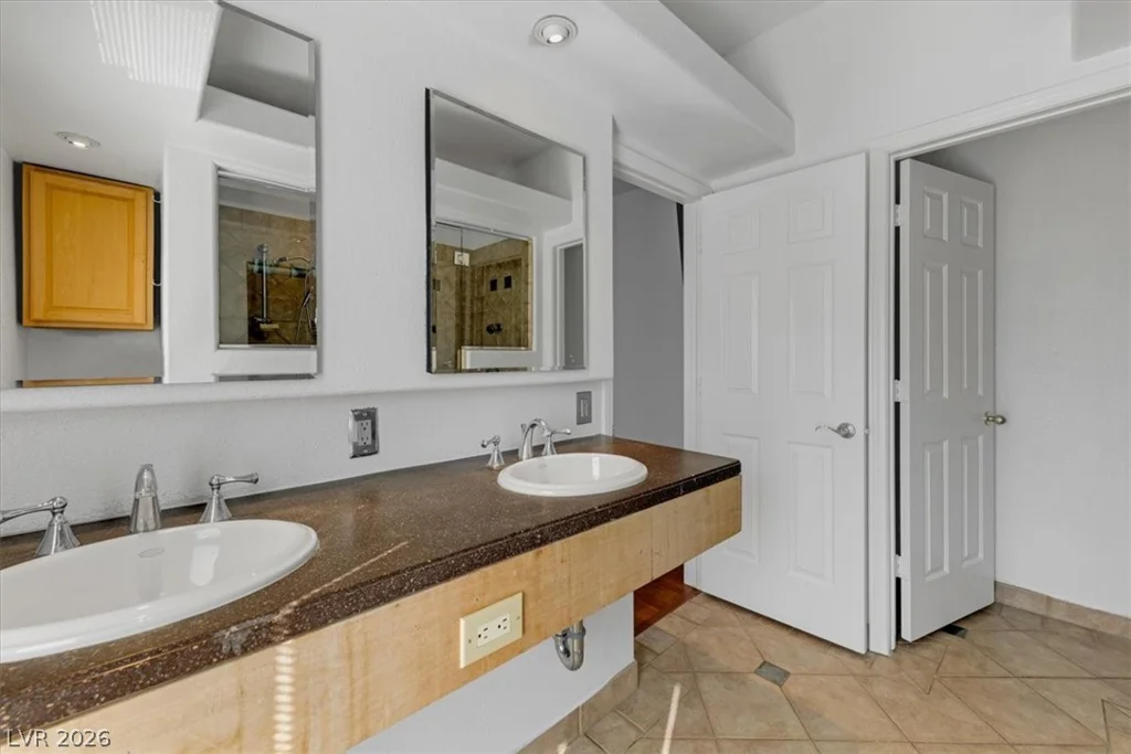 2305 Lone Ridge, North Las Vegas, NV 89032