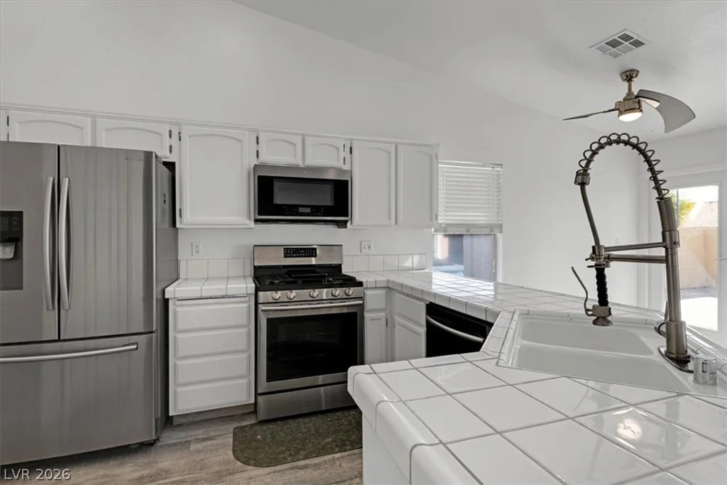 2305 Lone Ridge, North Las Vegas, NV 89032
