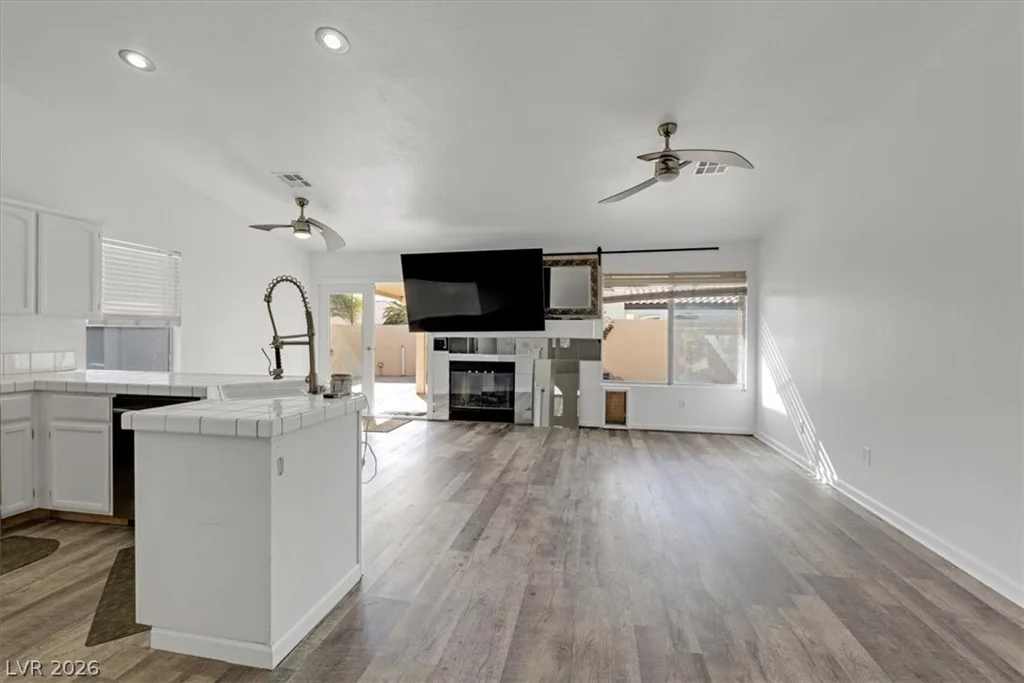 2305 Lone Ridge, North Las Vegas, NV 89032