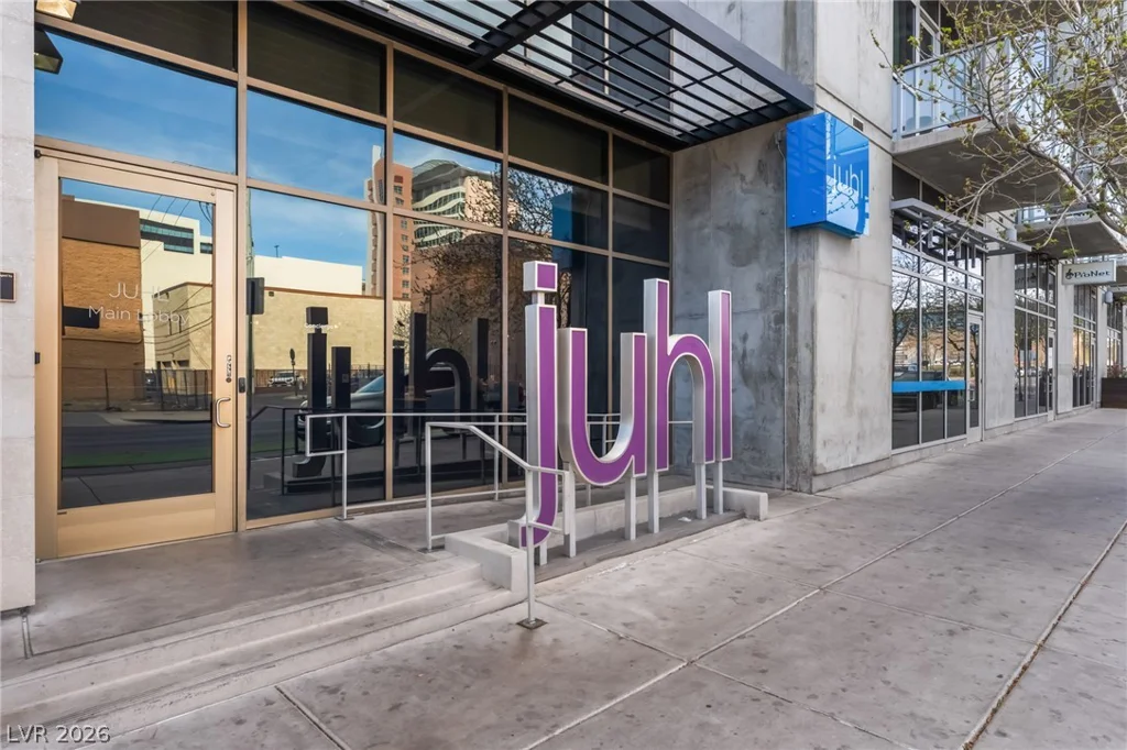 353 Bonneville, Las Vegas, NV 89101