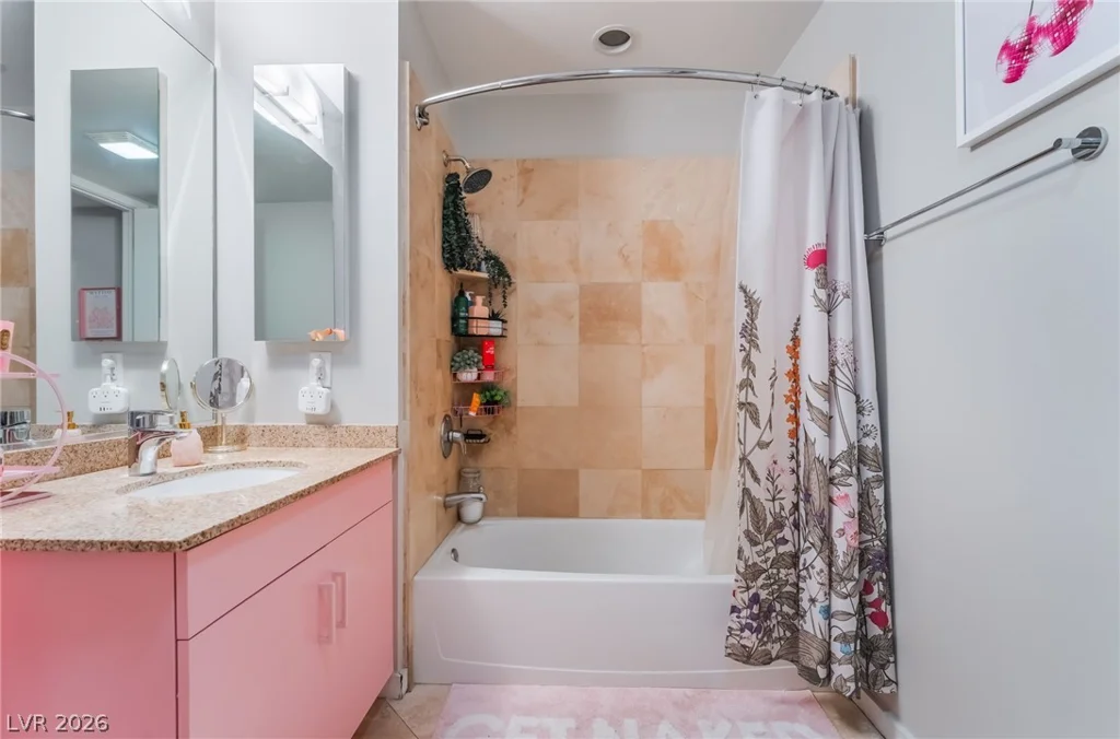 353 Bonneville, Las Vegas, NV 89101