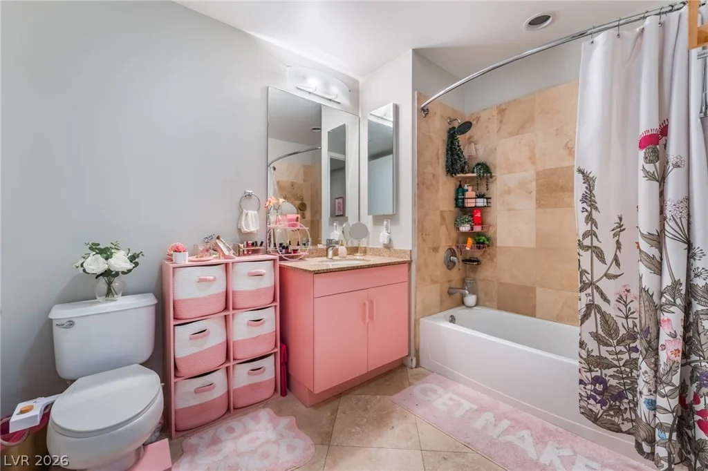 353 Bonneville, Las Vegas, NV 89101