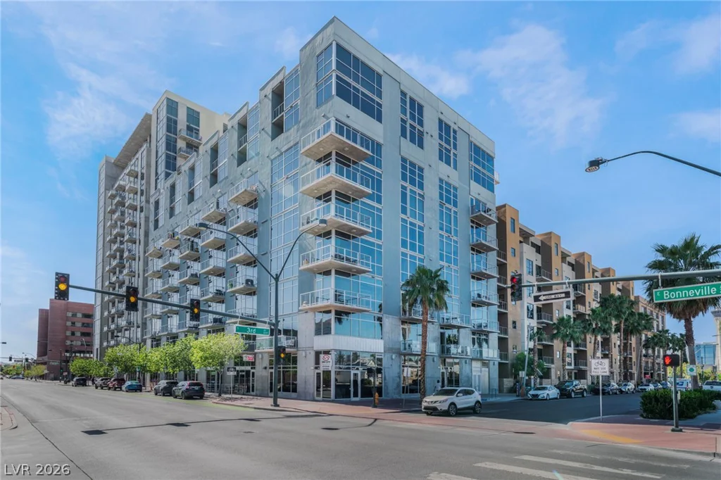353 Bonneville, Las Vegas, NV 89101