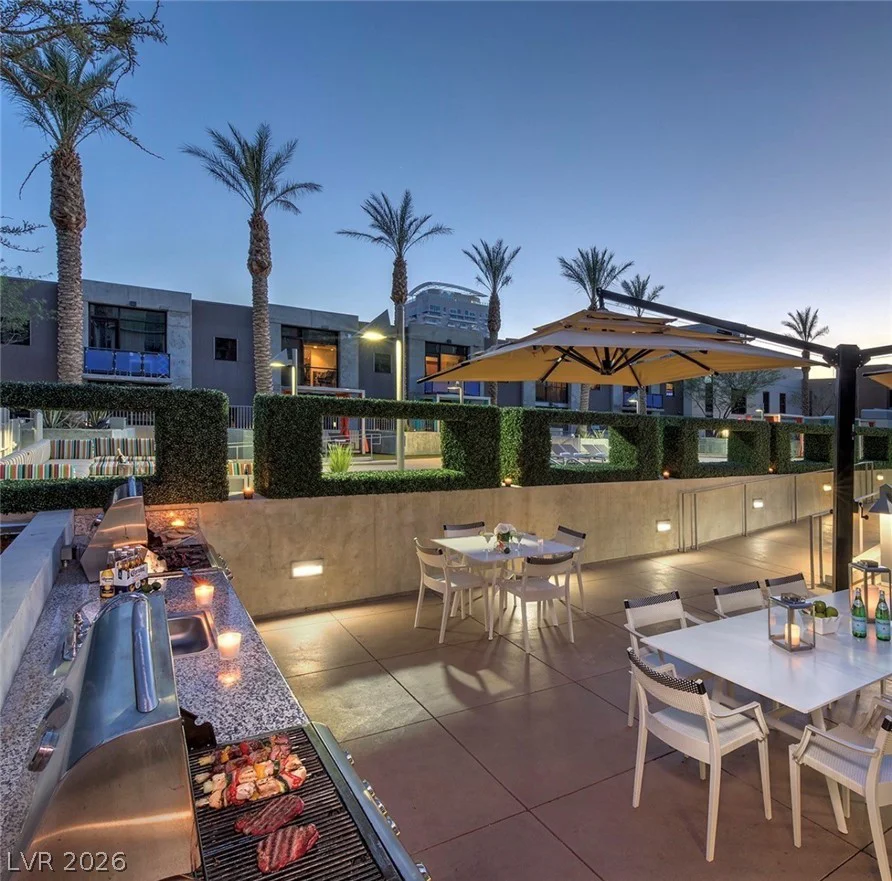 353 Bonneville, Las Vegas, NV 89101