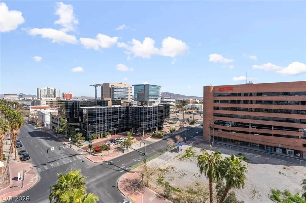 353 Bonneville, Las Vegas, NV 89101