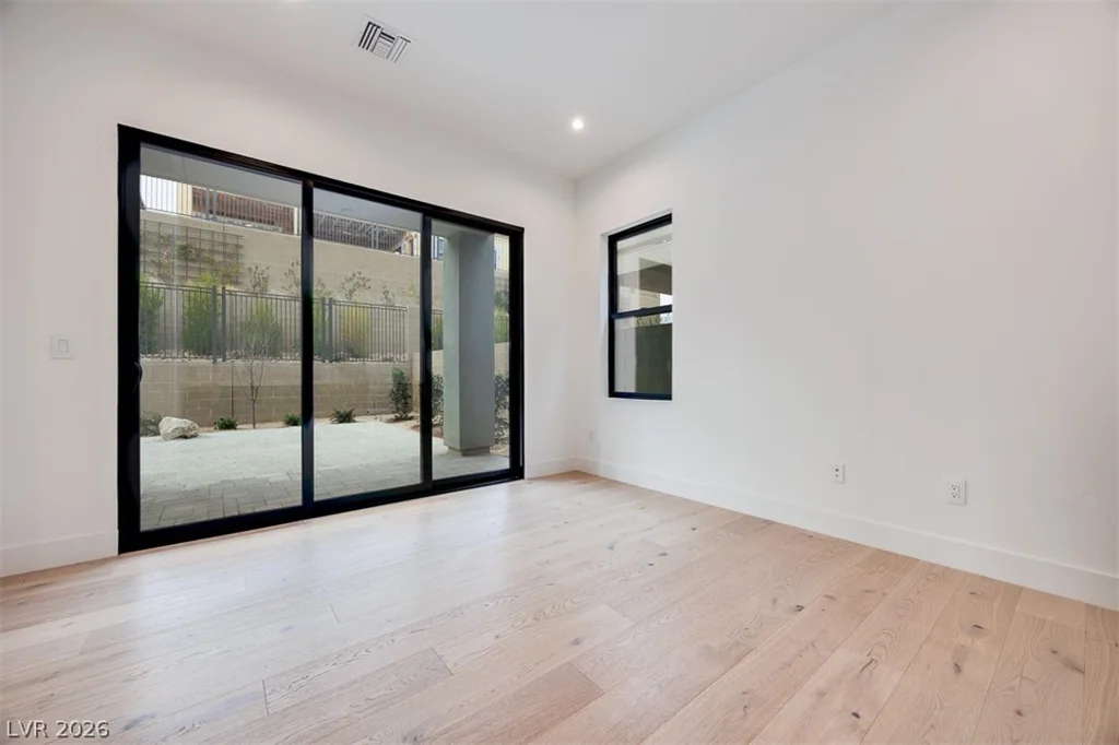 27 Sumter Ridge, Las Vegas, NV 89138