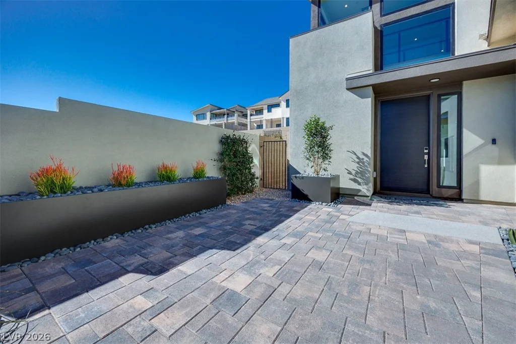 27 Sumter Ridge, Las Vegas, NV 89138