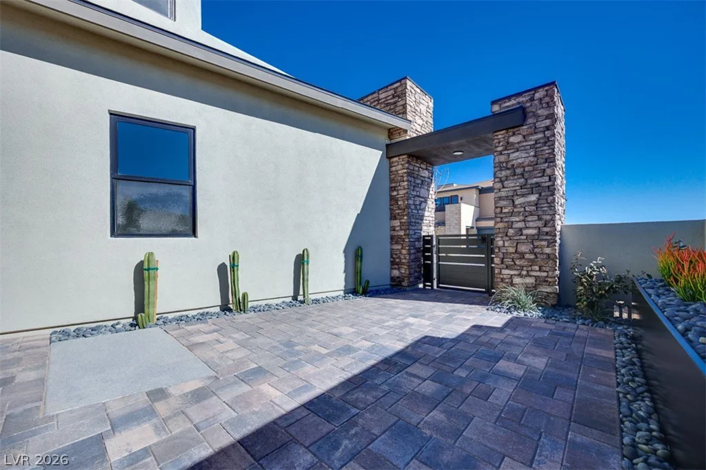 27 Sumter Ridge, Las Vegas, NV 89138