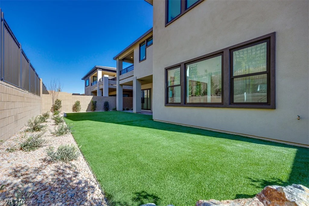 27 Sumter Ridge, Las Vegas, NV 89138
