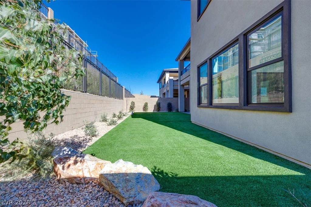 27 Sumter Ridge, Las Vegas, NV 89138