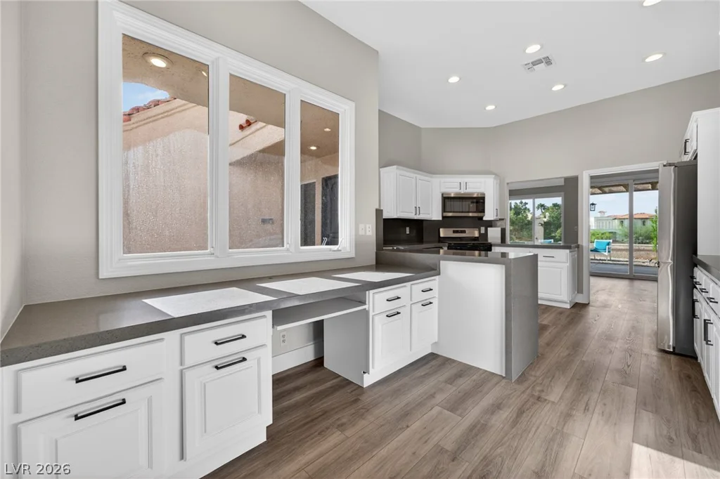 8185 Round Hills, Las Vegas, NV 89113