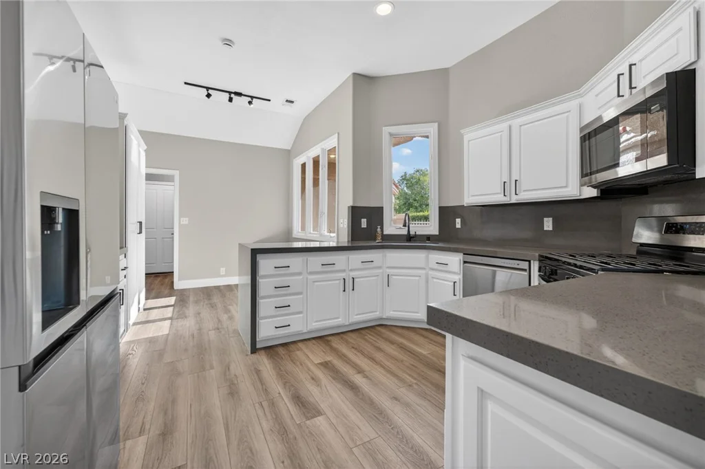 8185 Round Hills, Las Vegas, NV 89113