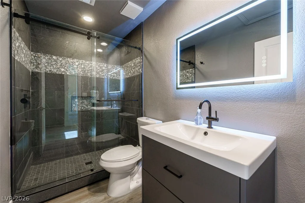 8185 Round Hills, Las Vegas, NV 89113