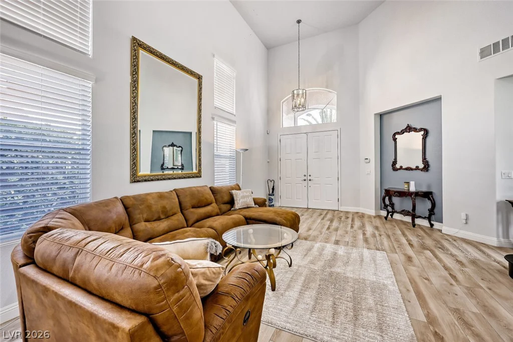 8083 Shadowvale, Las Vegas, NV 89147