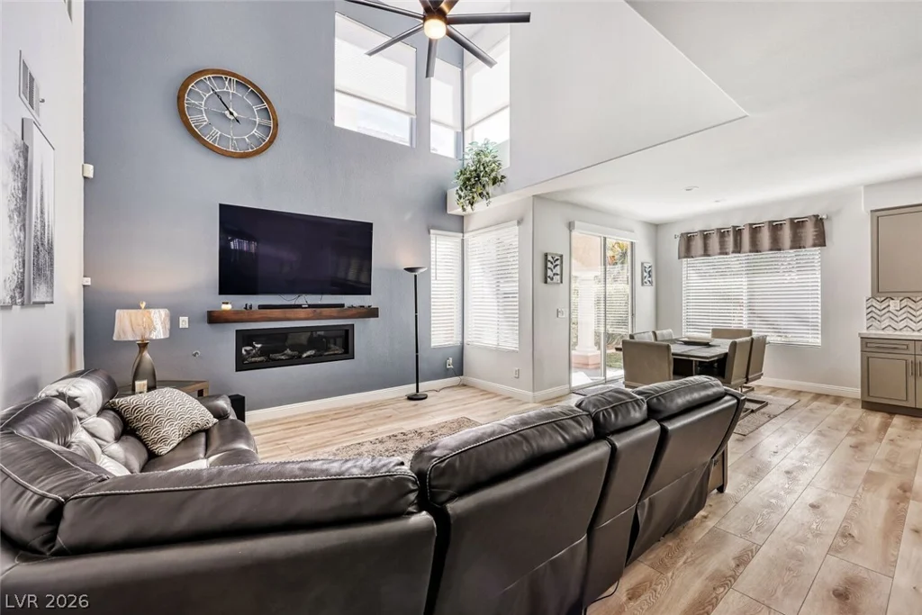 8083 Shadowvale, Las Vegas, NV 89147