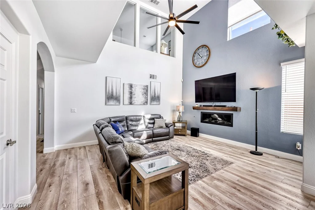 8083 Shadowvale, Las Vegas, NV 89147