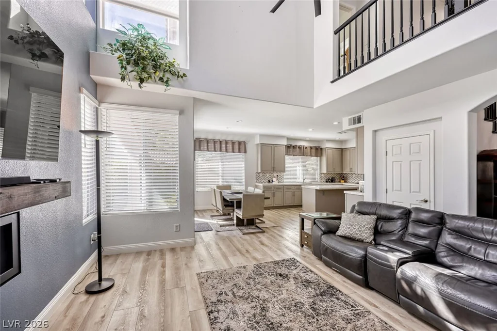 8083 Shadowvale, Las Vegas, NV 89147