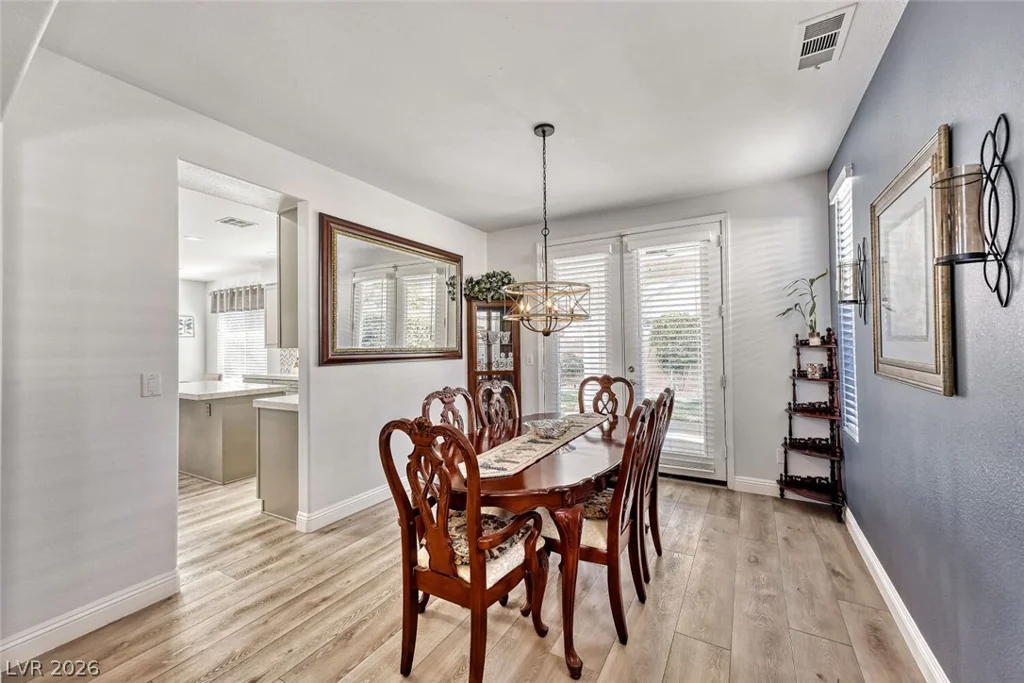 8083 Shadowvale, Las Vegas, NV 89147