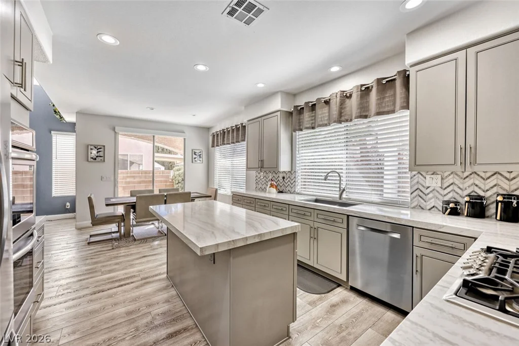8083 Shadowvale, Las Vegas, NV 89147