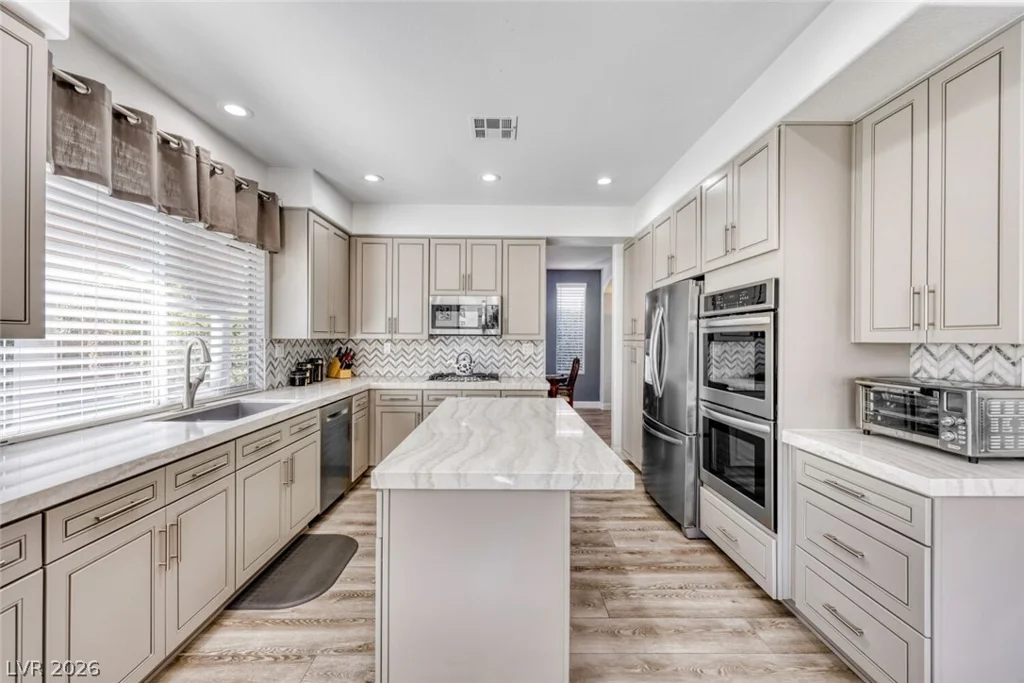 8083 Shadowvale, Las Vegas, NV 89147