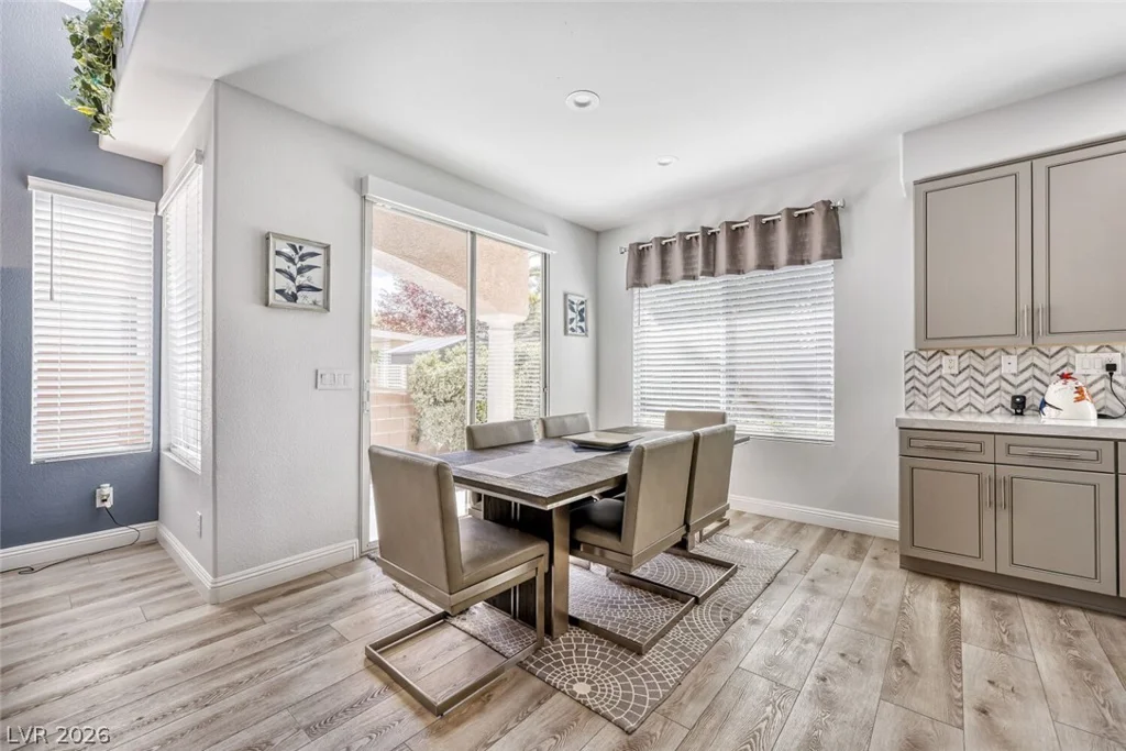 8083 Shadowvale, Las Vegas, NV 89147