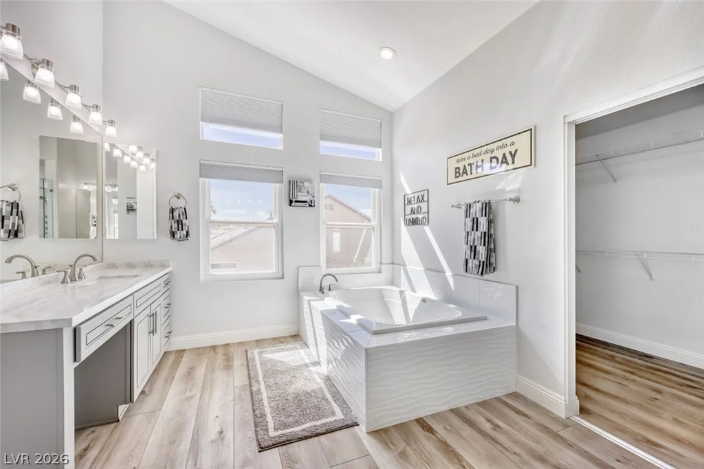 8083 Shadowvale, Las Vegas, NV 89147