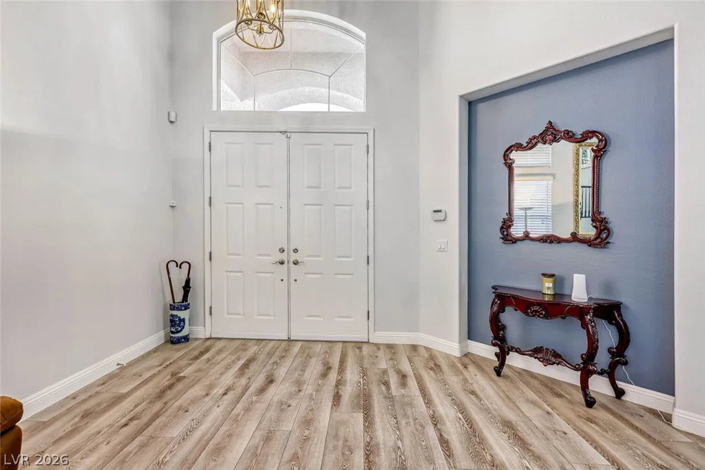 8083 Shadowvale, Las Vegas, NV 89147