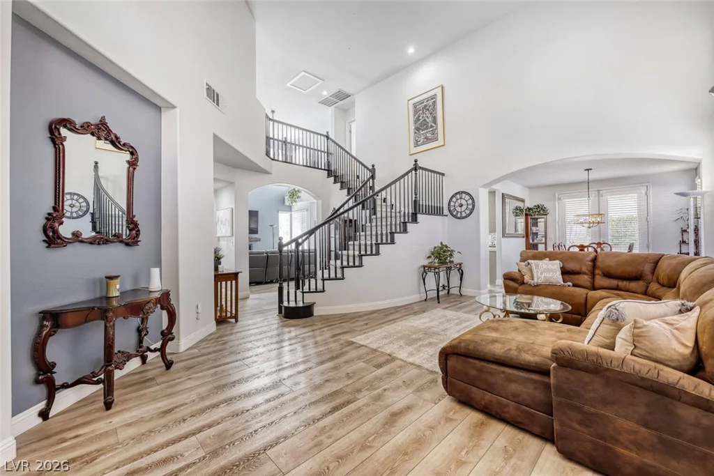 8083 Shadowvale, Las Vegas, NV 89147