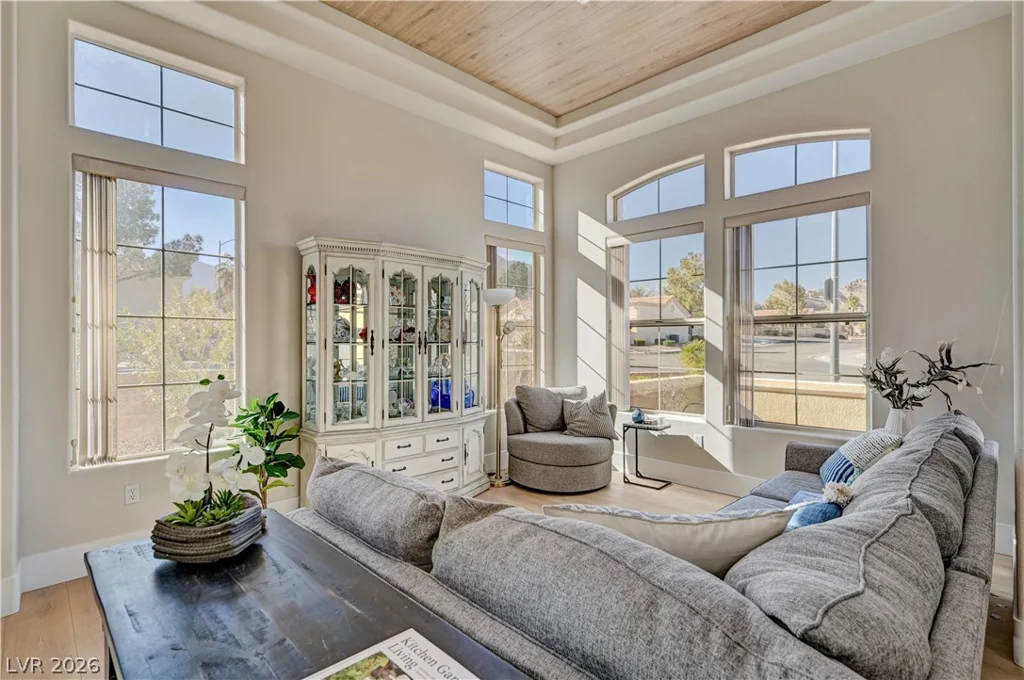 10613 Sky Meadows, Las Vegas, NV 89134
