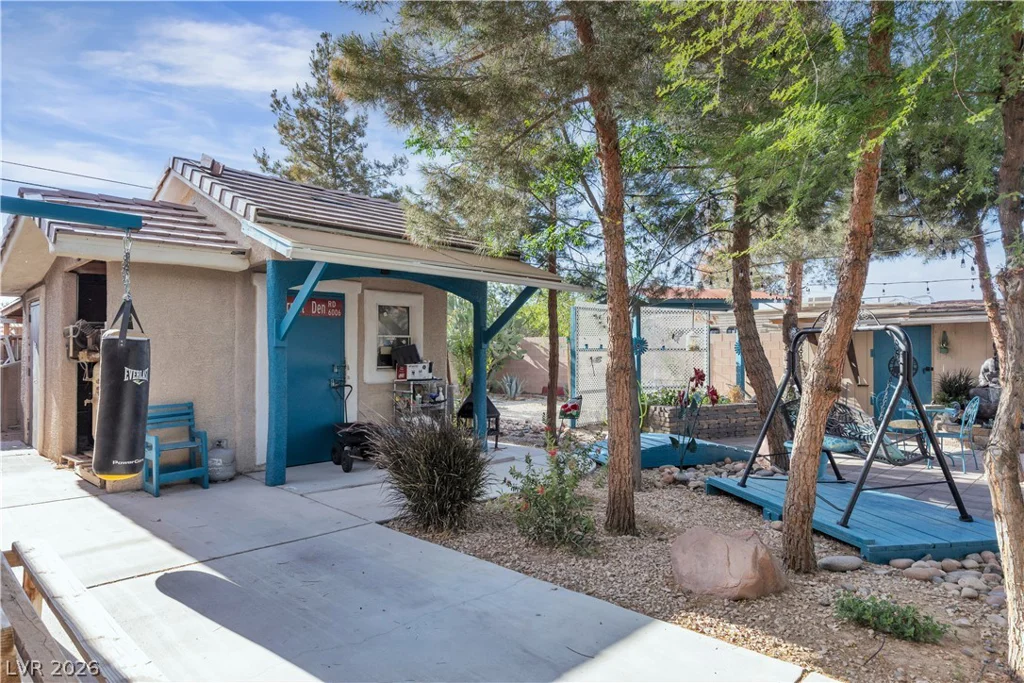 131 Beesley, Las Vegas, NV 89110