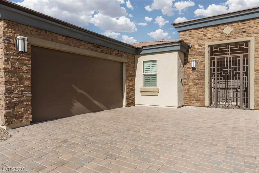 10320 Mystic Ledge, Las Vegas, NV 89149