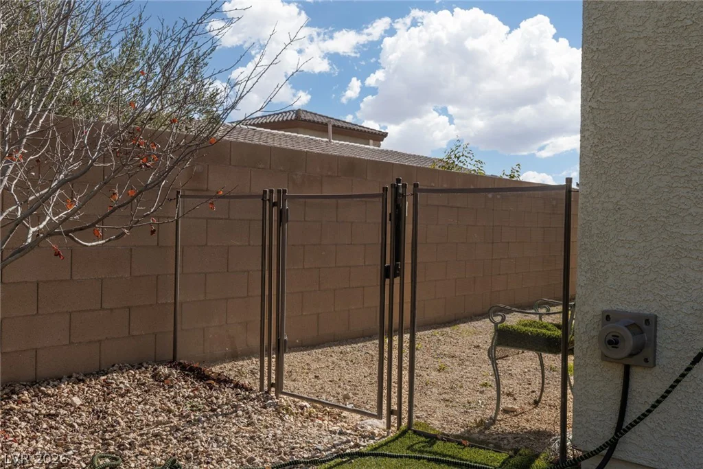 10320 Mystic Ledge, Las Vegas, NV 89149