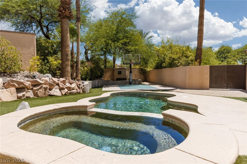 2451 Hollow Rock, Las Vegas, NV 89135