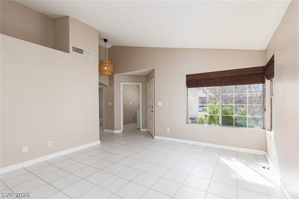 6344 Moonmist, Las Vegas, NV 89108