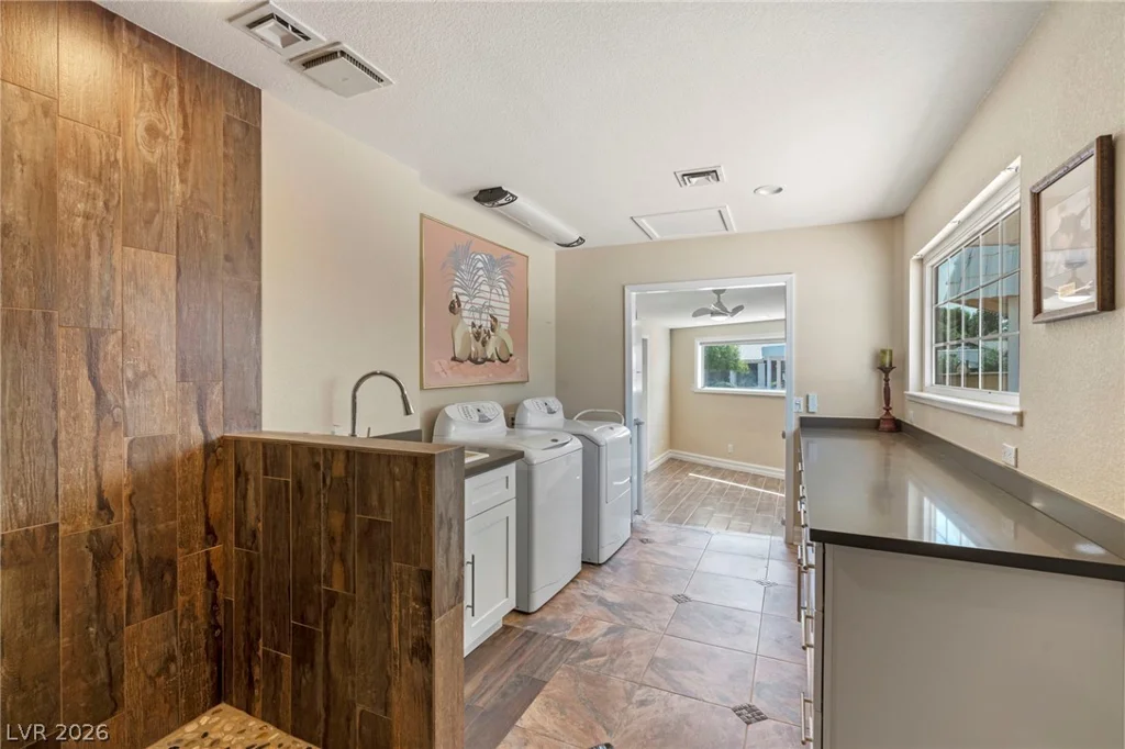3585 Tobias, Las Vegas, NV 89120