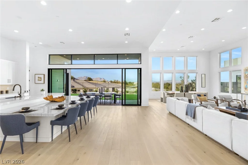 10964 Rossa Peak, Las Vegas, NV 89135