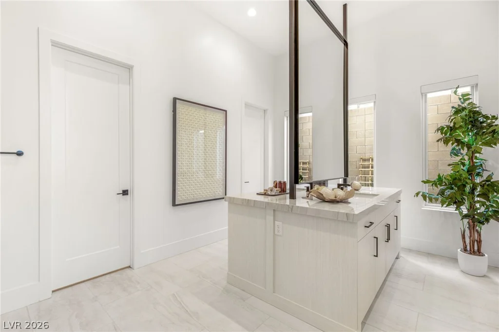 10964 Rossa Peak, Las Vegas, NV 89135
